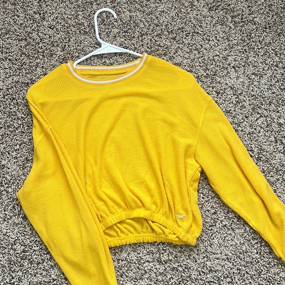 Yellow hollister crop top